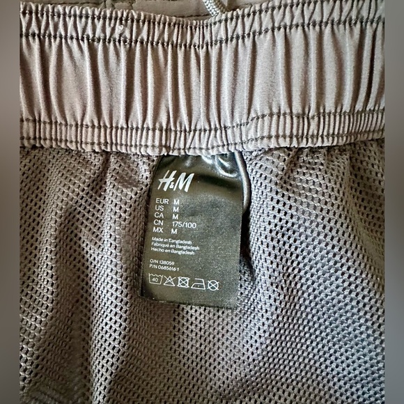 H&M Men's Colorblock Swim Shorts - Dark Gray, Olive, White - Picture 3 of 4